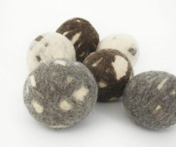 The-Hempy-Dog-bolas de lana